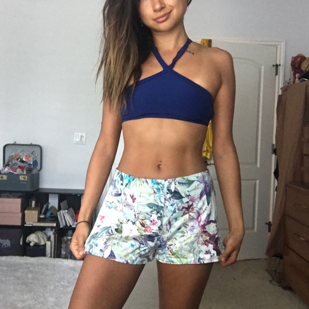 Zara Tropical Flora  Jungle Bootie Shorts